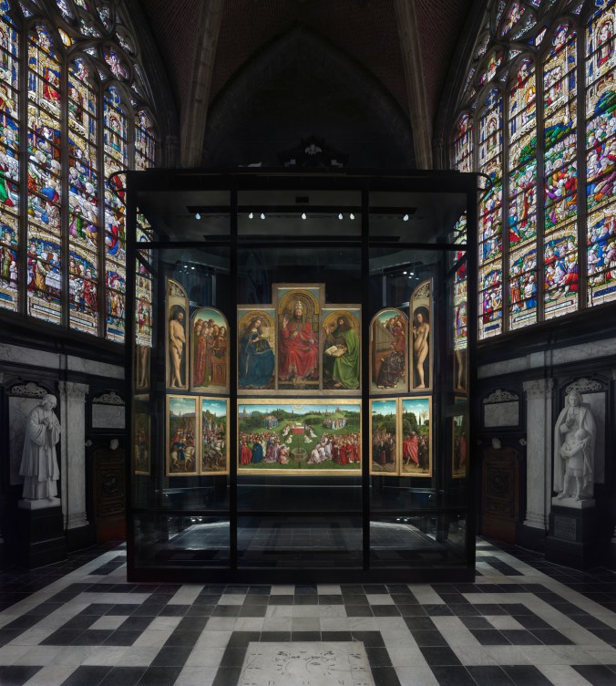 Het_Lam_Gods_overzichtsbeeld_van_het_open_retabel_in_de_Sacramentskapel,_Sint_Baafskathedraal_Gent,_gebroeders_Van_Eyck,_426