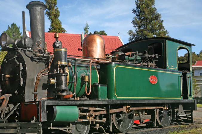 00_1232_Shantytown_-_Steam_locomotive