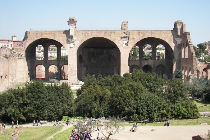 Basilica_of_Constantine_in_the_Roman_Forum