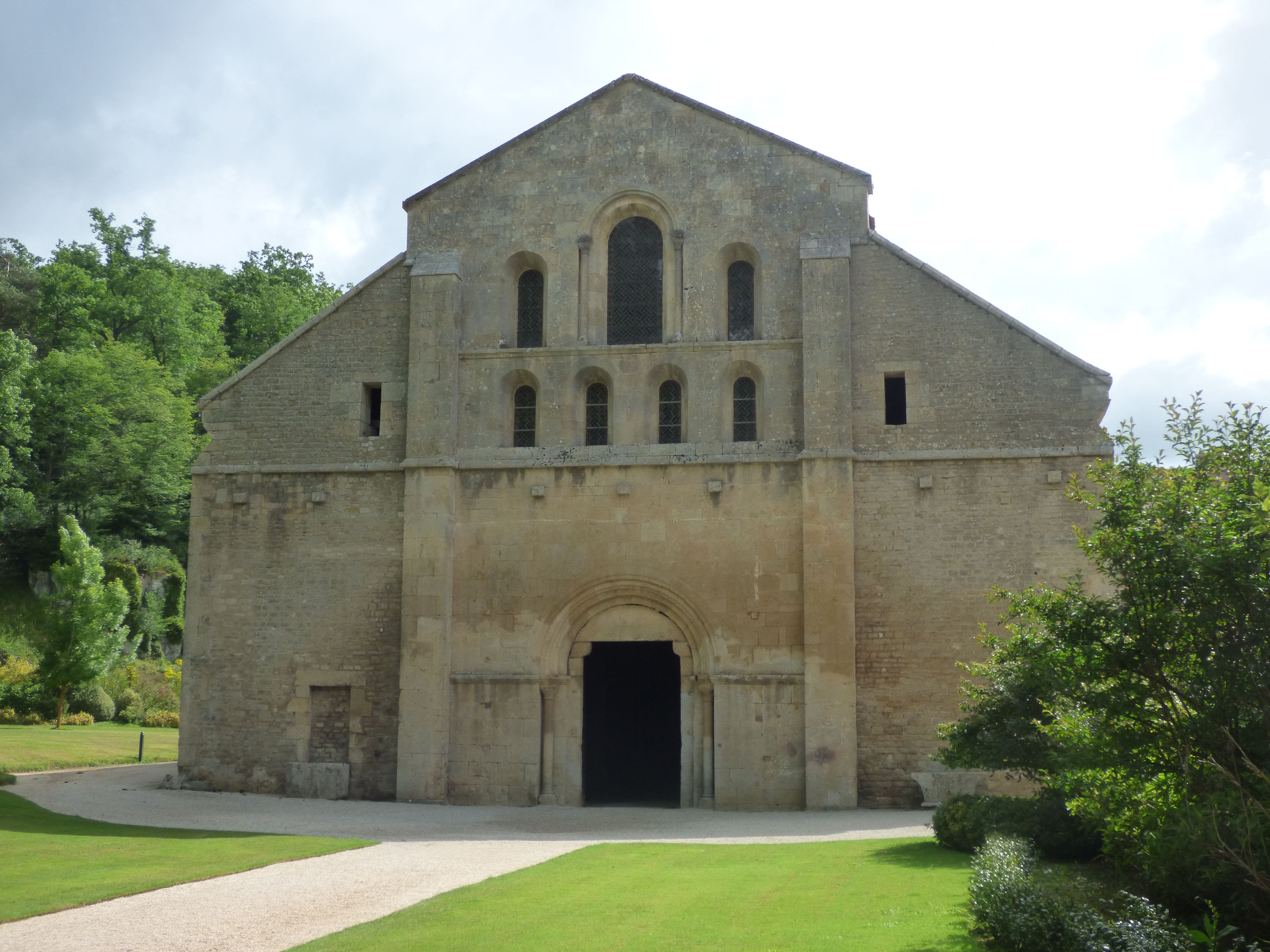 Fontenay_Abbey_-_The_Abbey_Church_(35833666105)