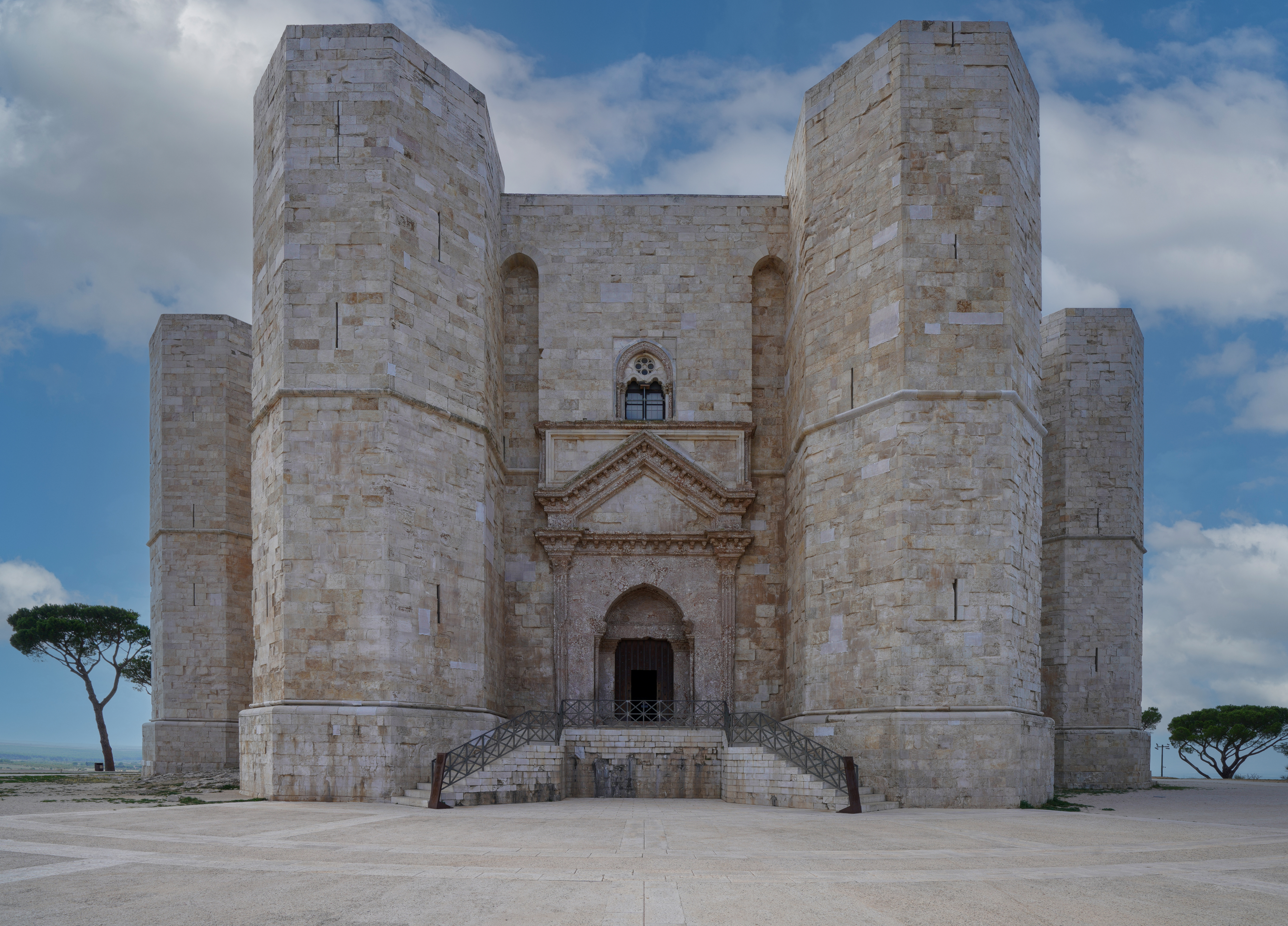Castel_del_Monte_-_Andria
