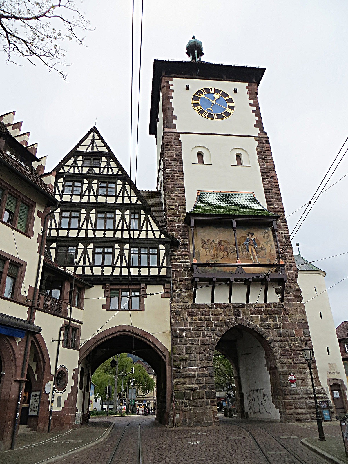 Schwabentor_-_panoramio
